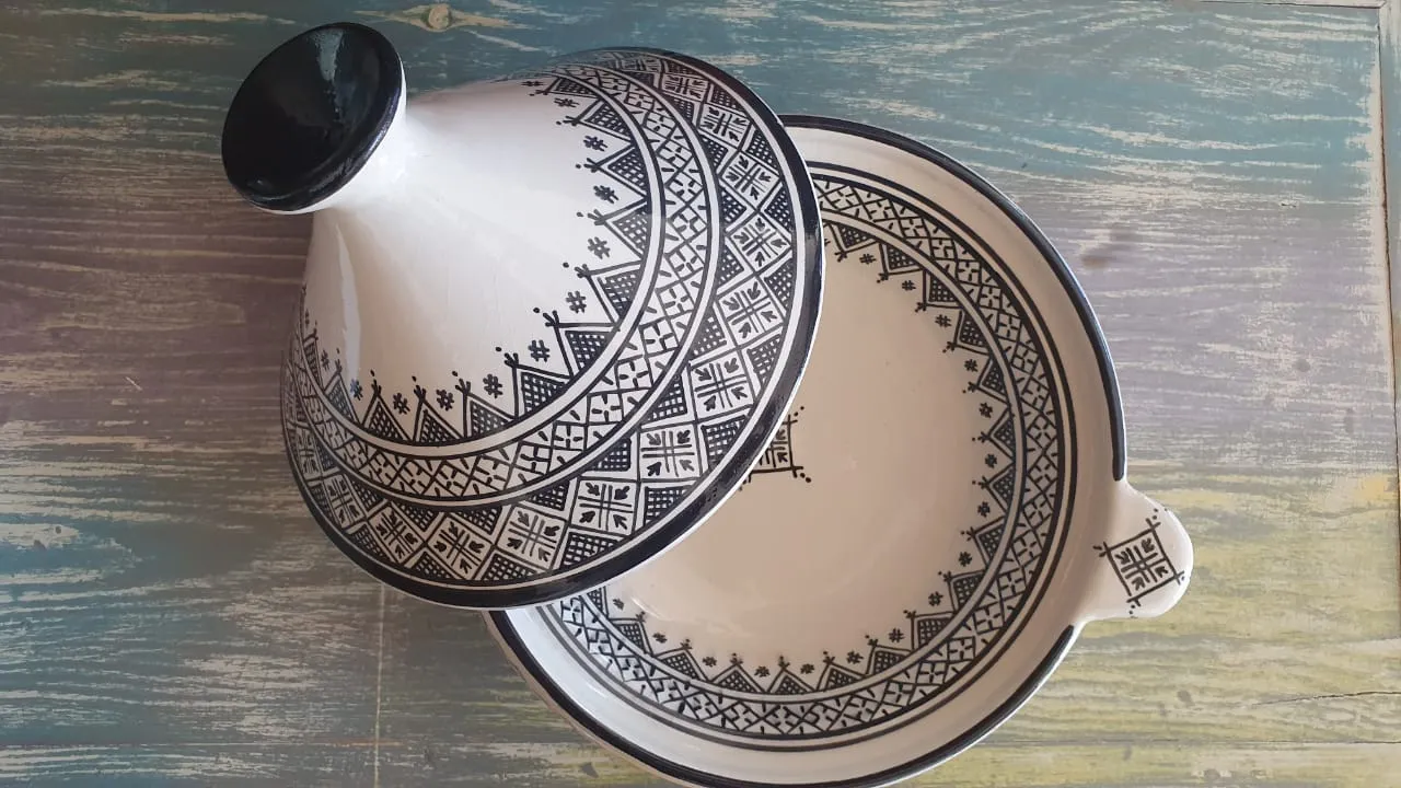 Black and white Tajine Guerza Dialna