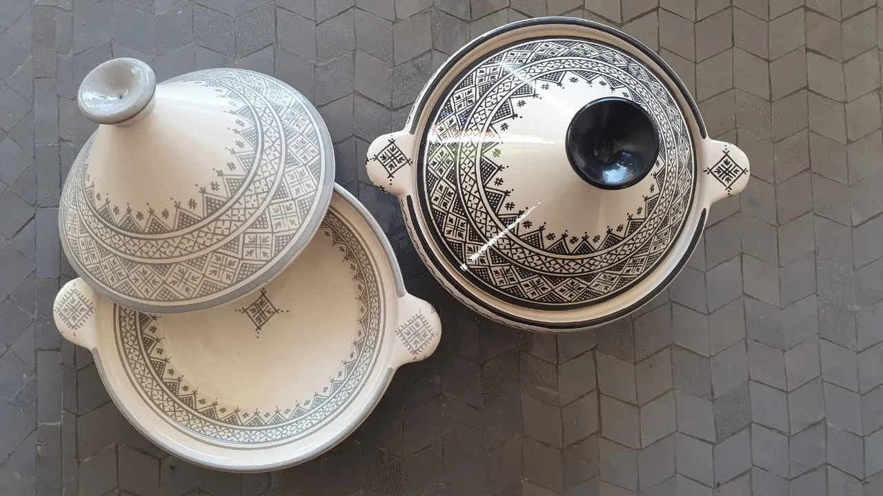 Black and white Tajine Guerza Dialna