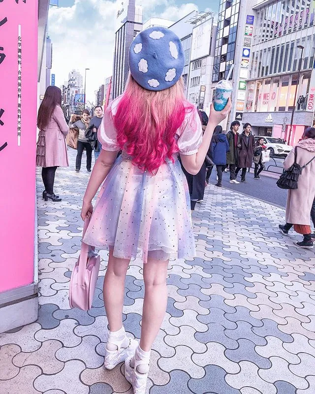 Blue sky and white clouds beret KF9271