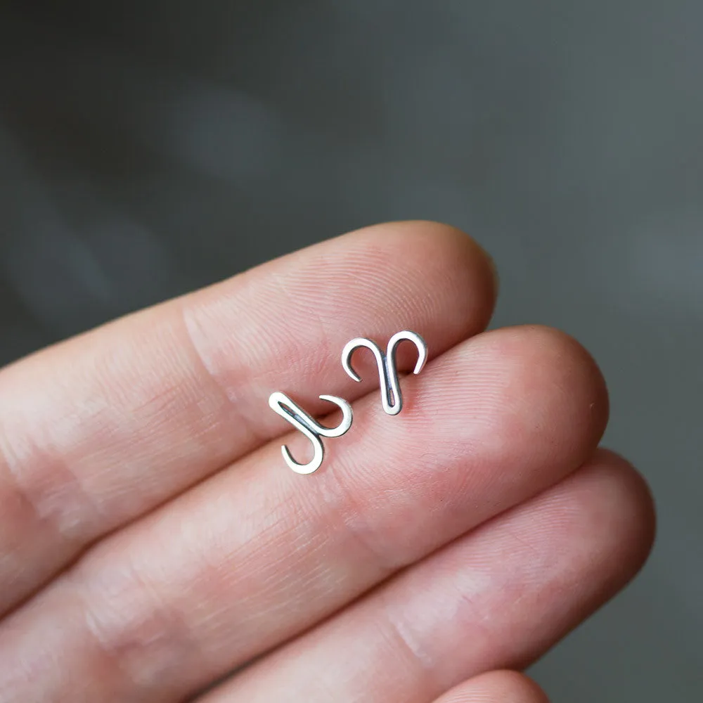 Double Hook Stud Earring