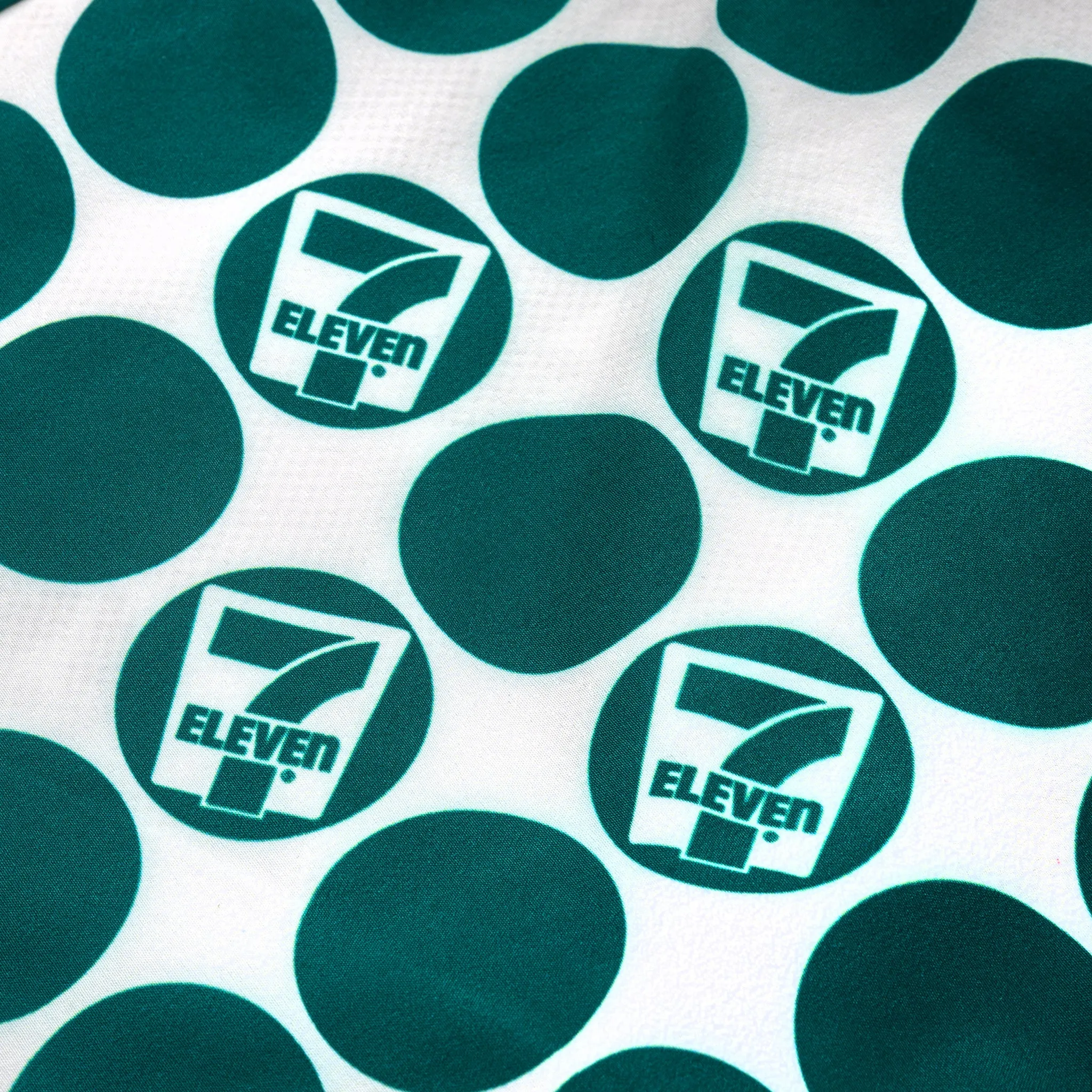 Retro 7-Eleven® Dot Walk Shorts - Green