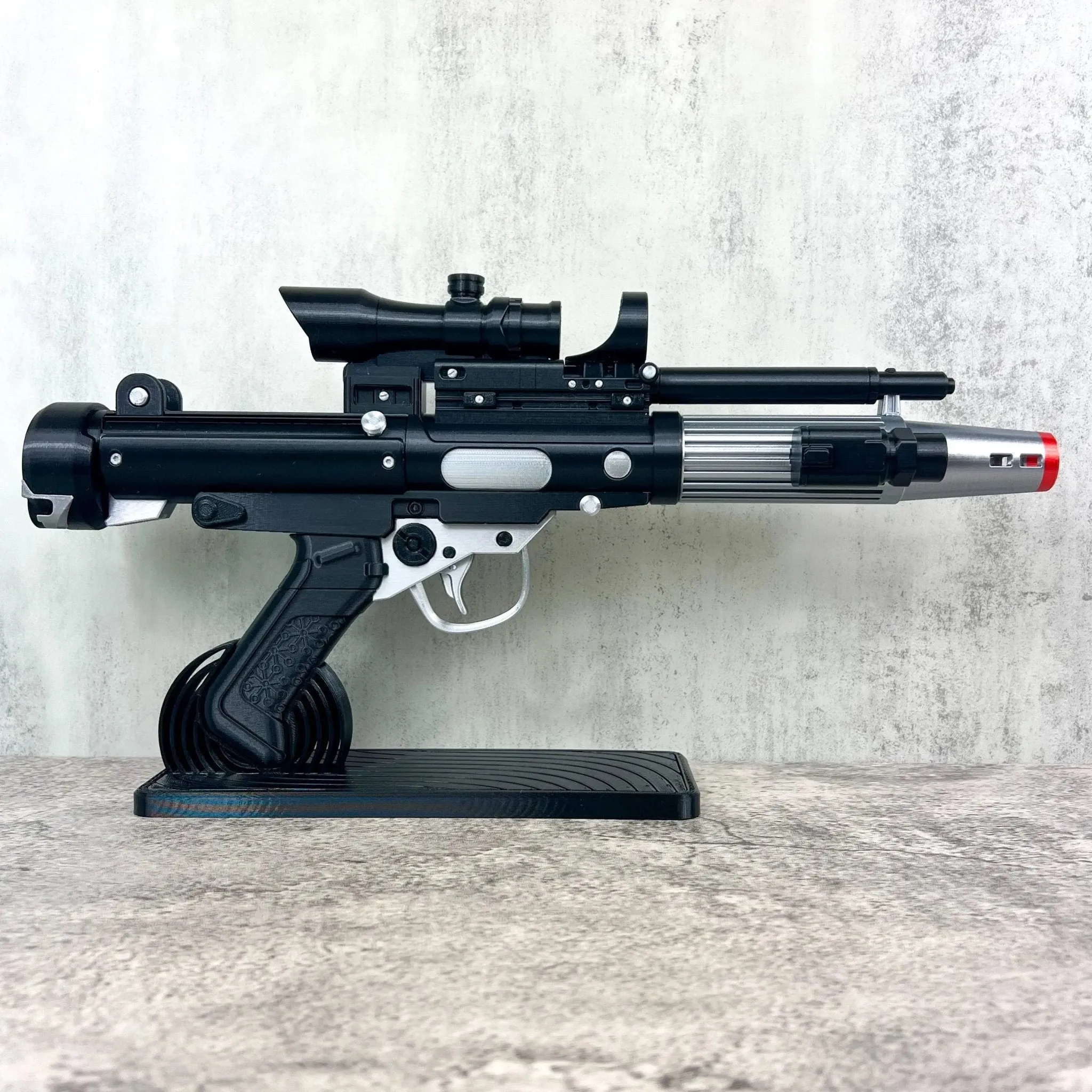 Star Wars prop DH-17 blaster