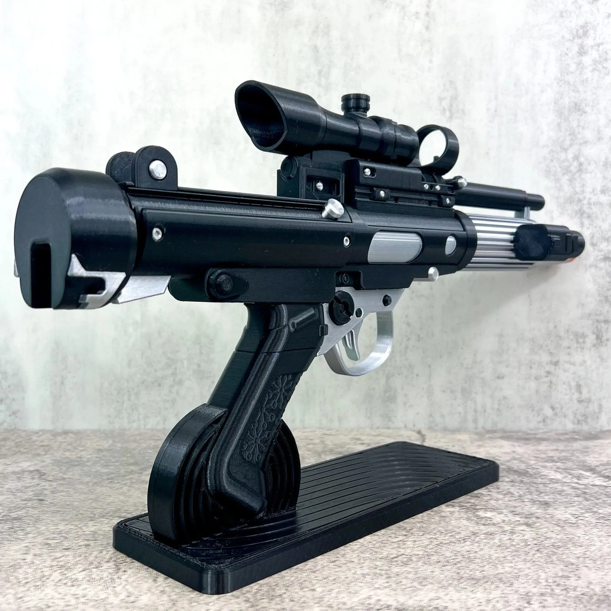 Star Wars prop DH-17 blaster