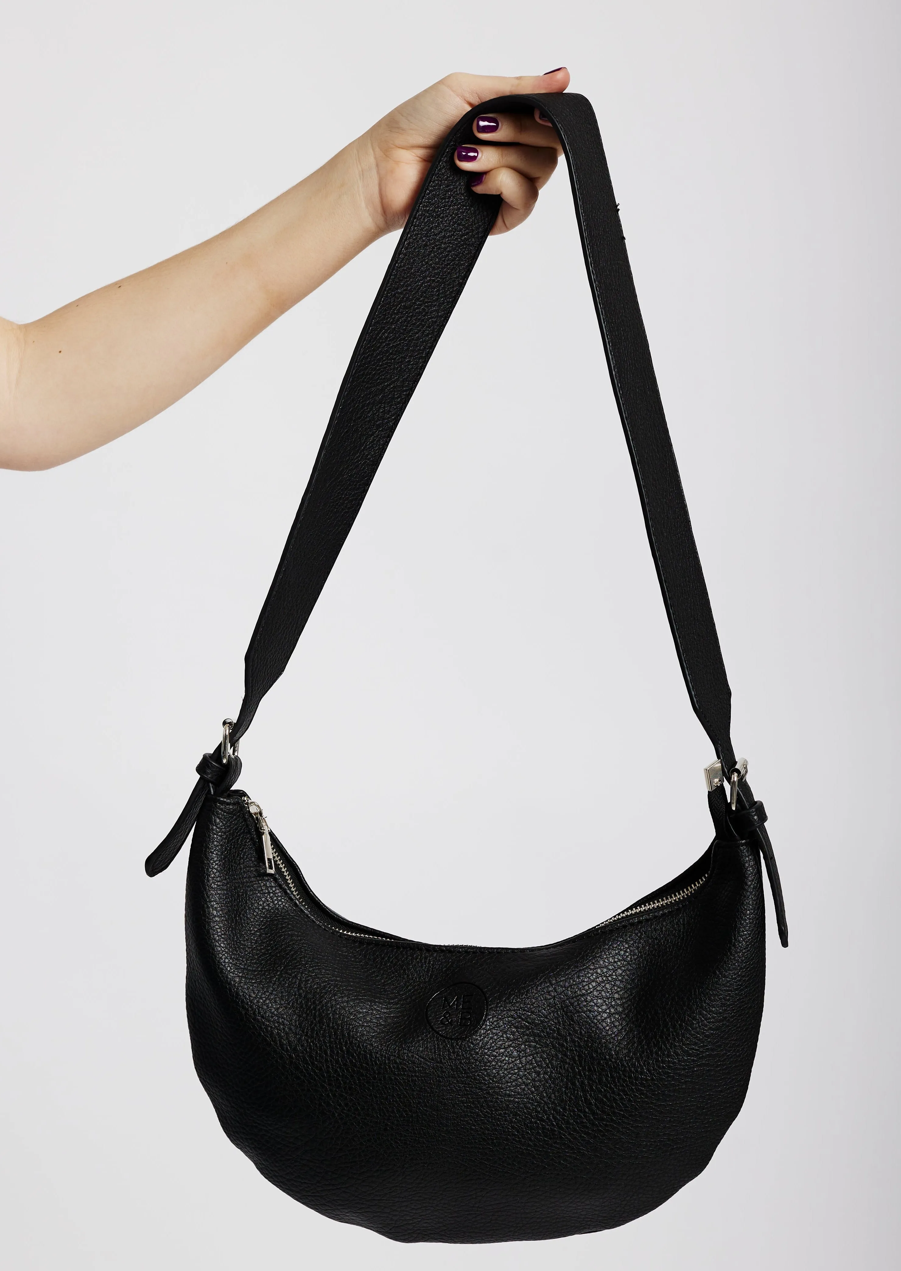 The Round Crossbody in Black