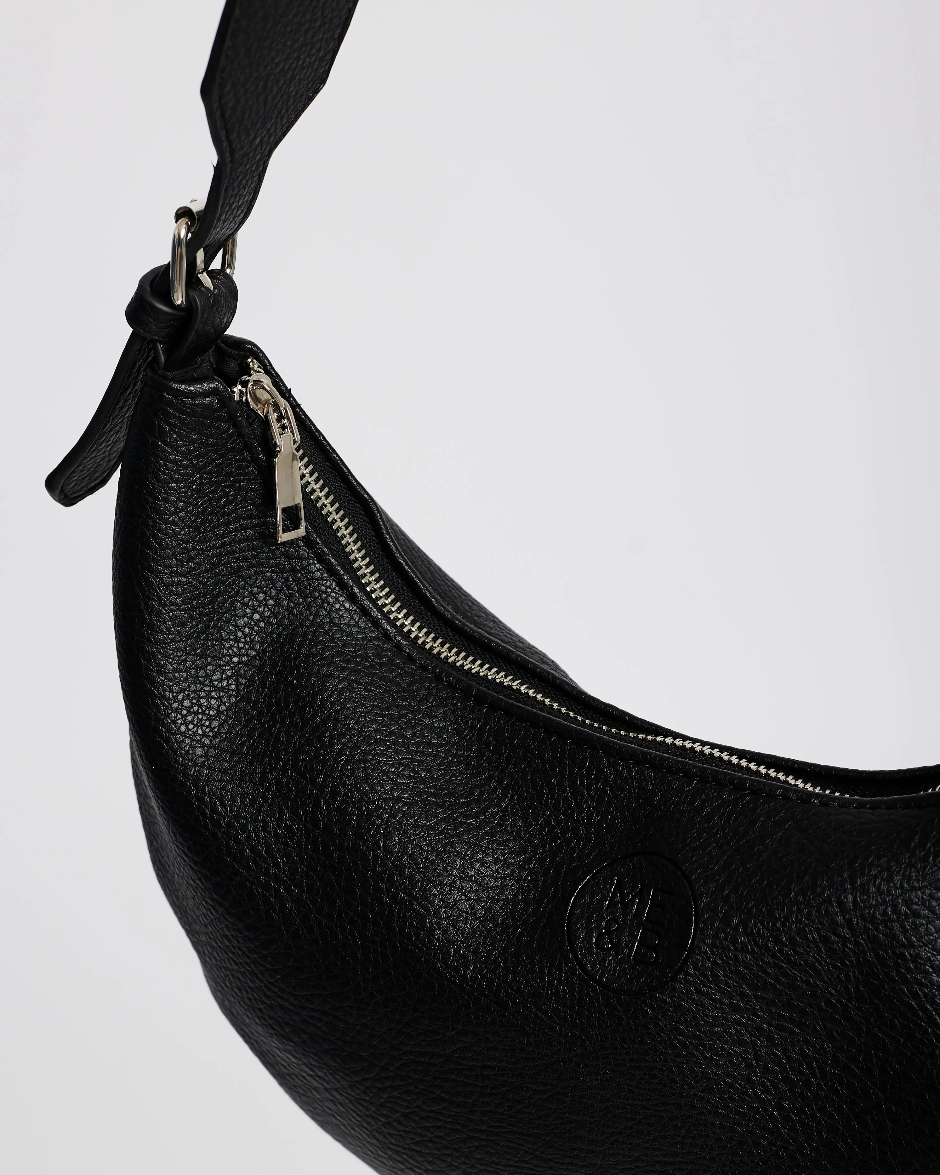 The Round Crossbody in Black